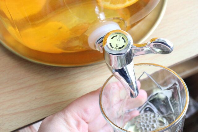 ドリンクディスペンサー（レバー式、4L） 注入