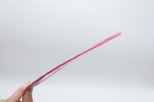 ダイソー 折りたたみうちわ（尊い） 折りたたみうちわ（推し） 薄さ