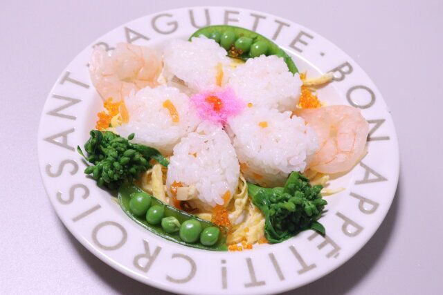 寿司メーカー桜の花 盛り付け