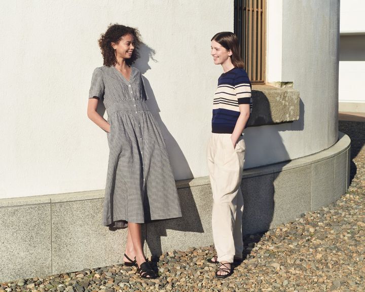 「UNIQLO and COMPTOIR DES COTONNIER」2025年春夏アイテムのイメージビジュアル