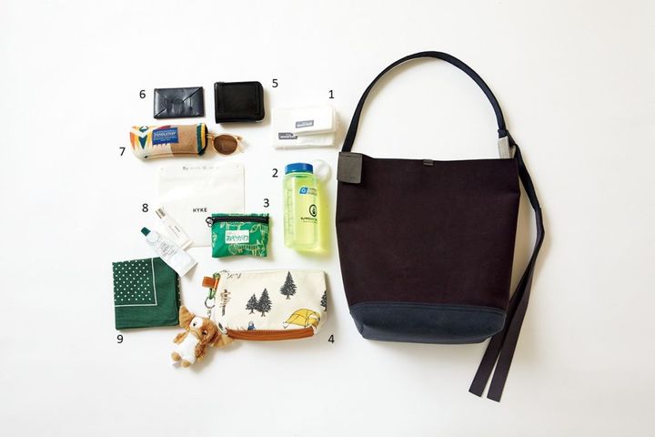 ザッツのショルダーバッグ愛用のスタイリスト白男川清美さんのバッグの中身を公開