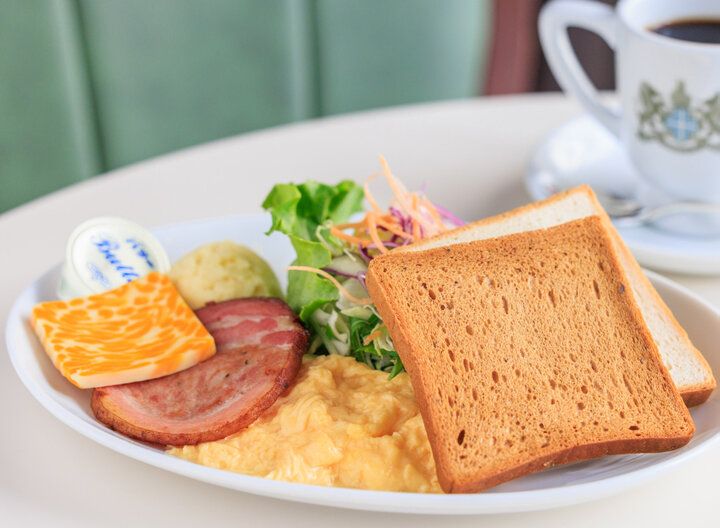 リニューアルした京都のレトロ喫茶「イノダコーヒ 三条店」で、ここだけの限定メニューを♪