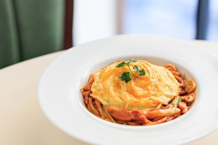 リニューアルした京都のレトロ喫茶「イノダコーヒ 三条店」で、ここだけの限定メニューを♪