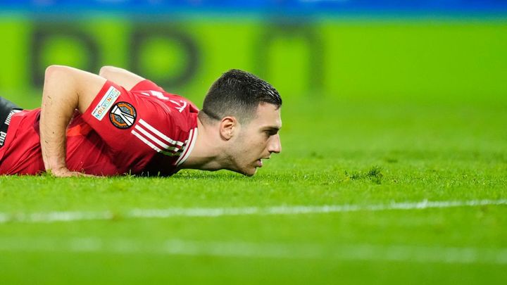 古巣選手を「犯罪者」と非難したレジェンド、味方も激高のワケとは