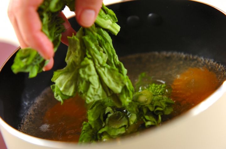 菜の花の白みそ汁の作り方1