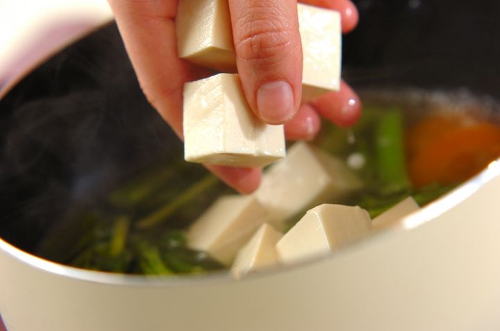 菜の花の白みそ汁の作り方2