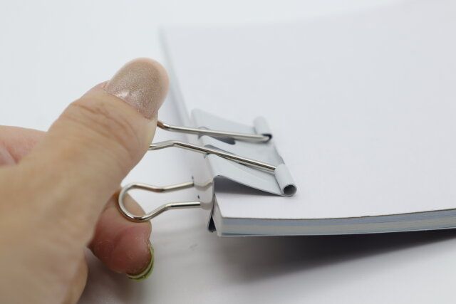 ダイソー 軽い力でラクラク開けるダブルクリップ 6個入 使用例 50枚