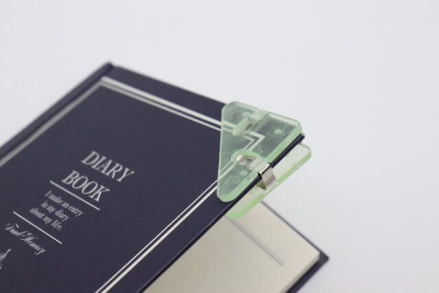 ダイソー コーナークリップ 6P 使用例 ブックマーク