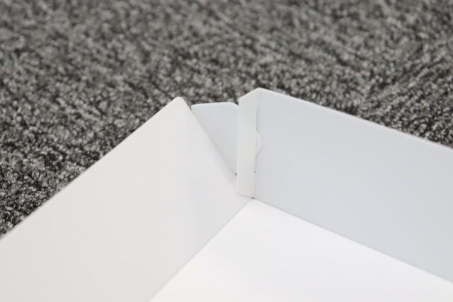 ダイソー ファイルケース 折り畳み、A4サイズ、白 組み立て