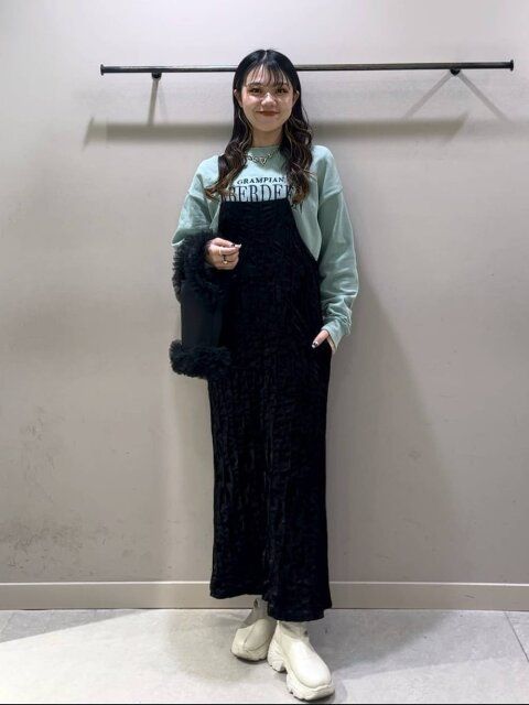 春色スウェットコーデ4