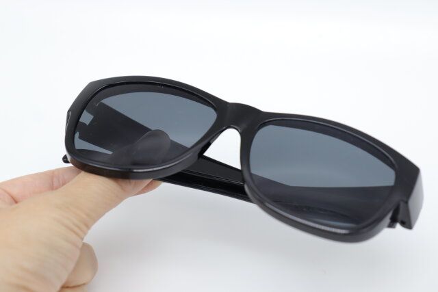 ダイソー オーバーサングラスA 折り畳み
