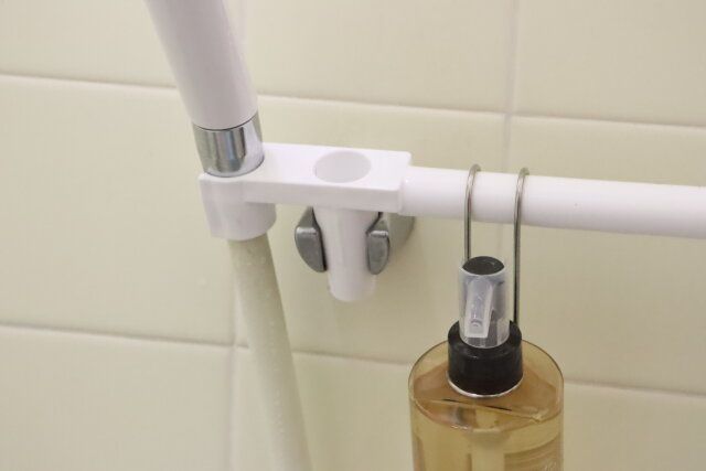 セリア シャワーホルダー ハンギングバー 使用例