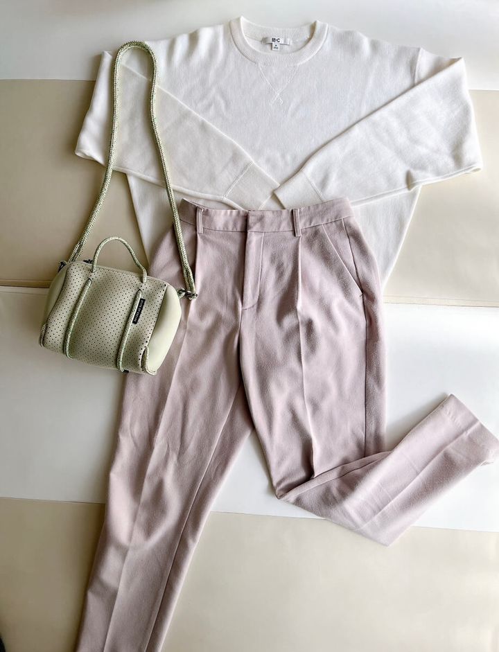 ユニクロ「スムースコットンクルーネックセーター」