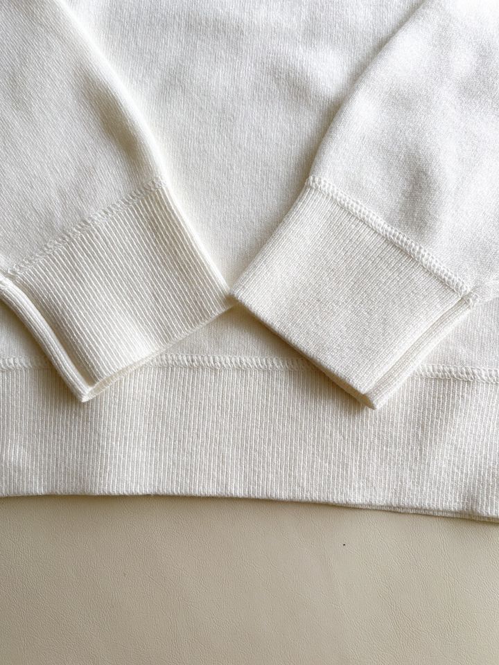 ユニクロ「スムースコットンクルーネックセーター」