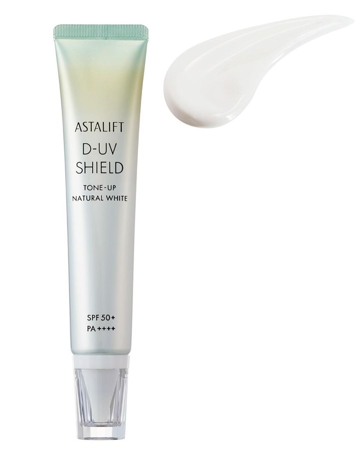 画像: アスタリフト D-UVシールド トーンアップ（ナチュラルホワイト）SPF50＋・PA＋＋＋＋ ¥4,290／アスタリフト（富士フイルム） 出典：アスタリフト公式ブランドサイト