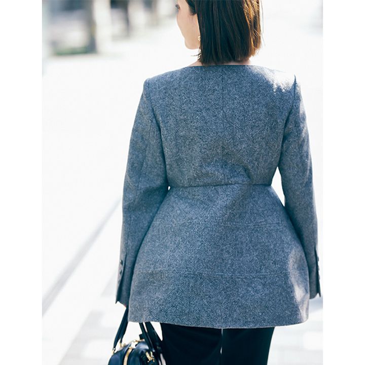 ウエストが絞られたデザインのジャケット