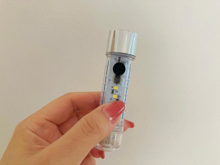 ダイソー「充電式スケルトンライト」