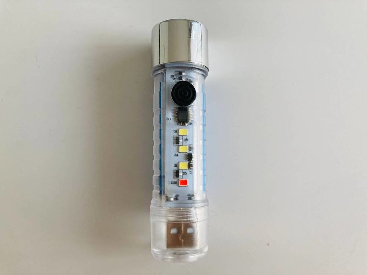 ダイソー「充電式スケルトンライト」