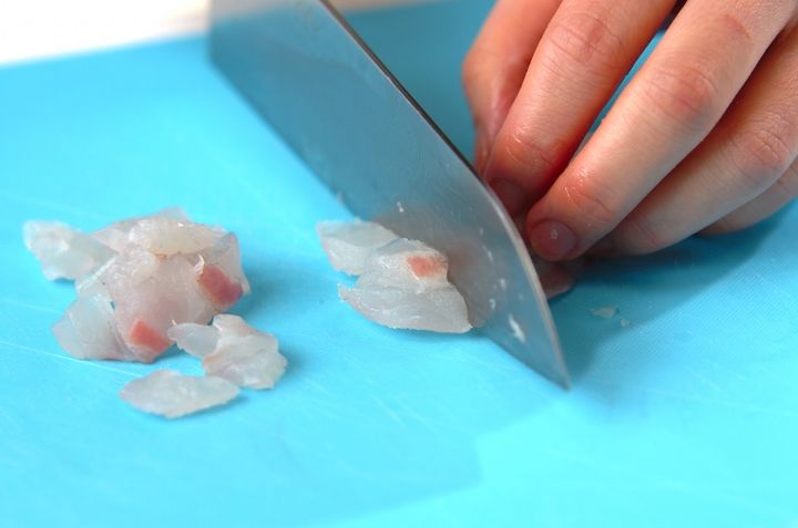 梅と大葉と白身魚の冷や奴の下準備1