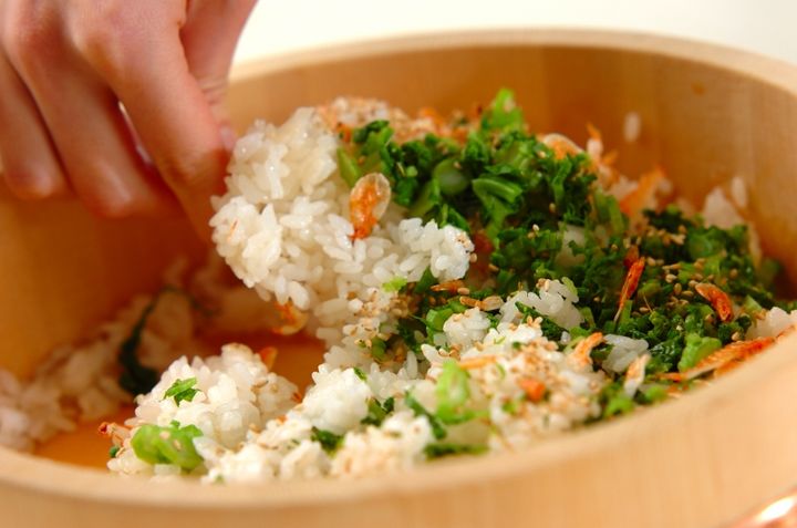 菜の花と干しエビのいなり寿司の作り方3