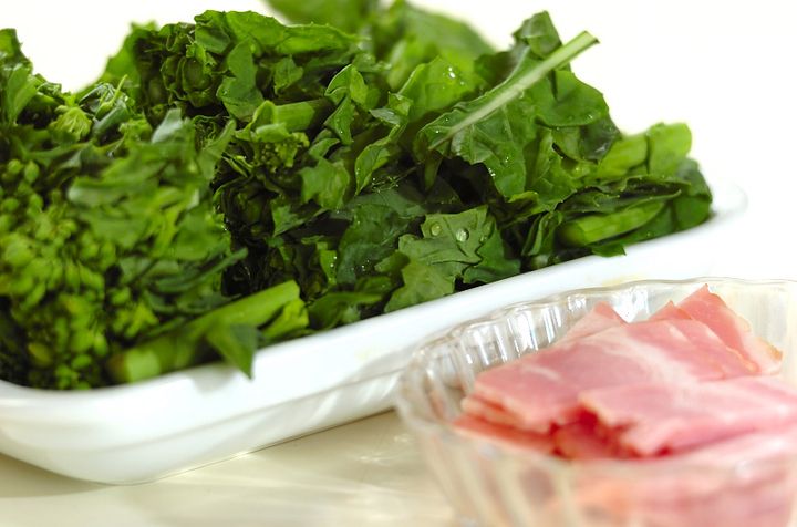 子どもも喜ぶ！菜の花とベーコンのニンニク炒めの下準備1