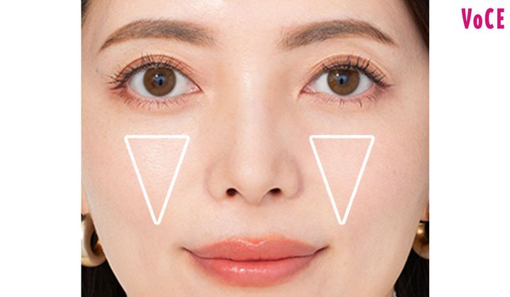 ２：頬の中心にボリュームをプラス