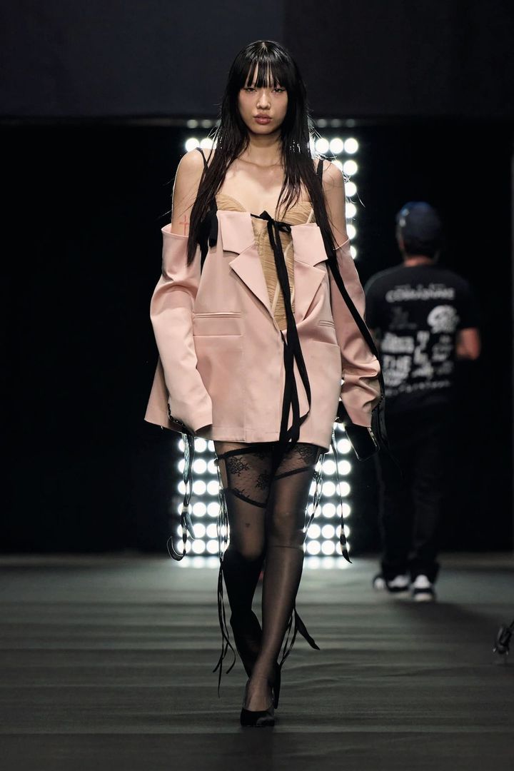 2025年春夏コレクションより。Photo_ Courtesy of Aniye Records