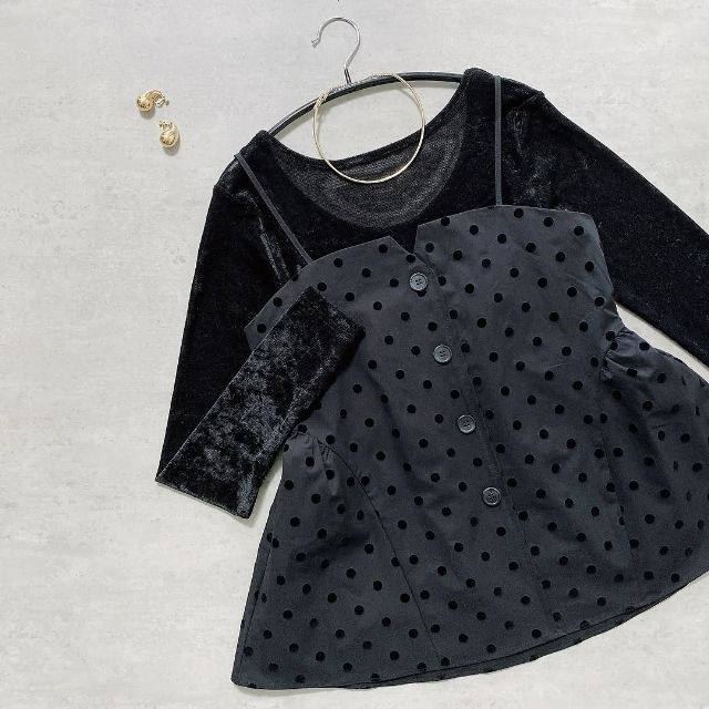 ベロアシアーTとキャミソールの組み合わせ