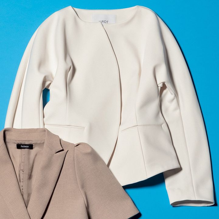 構築的な曲線美に定評ありIIROTの白ジャケット