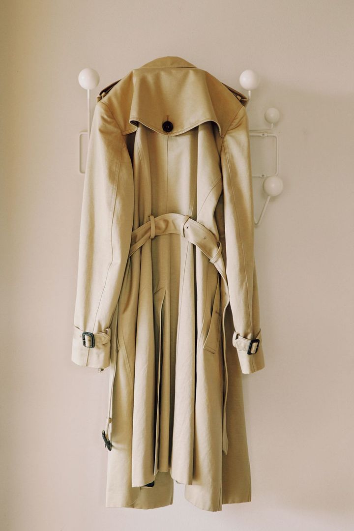 平澤まりこさんのバーバリーのトレンチコート