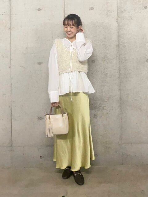 白ブラウスコーデ5