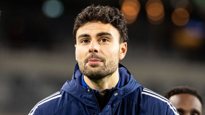 関西Jリーグ名門、身長189cmの大型FW獲得を発表！「ゴールを量産してチームのために一生懸命頑張ります」