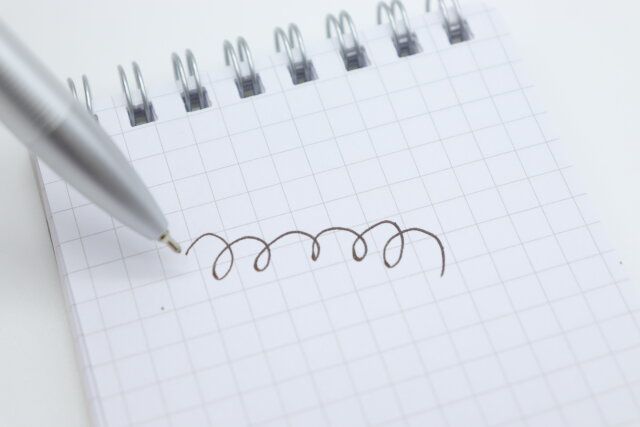 ダイソーのボールペン スラーピィの書き味