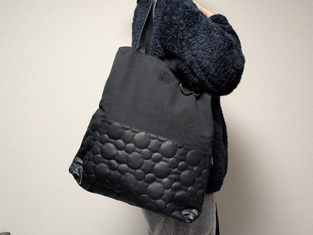 ミッキーマウストート持ったところ