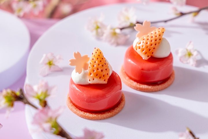 「あまおうとフロマージュブランのムース」