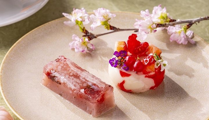 左から「桜の霙羹（さくらのみぞれかん）」、「プランタン」