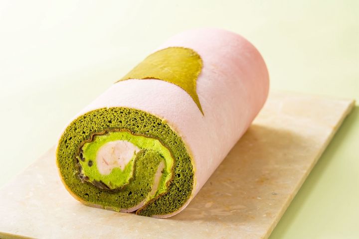 「桜の抹茶ロールケーキ」2268円