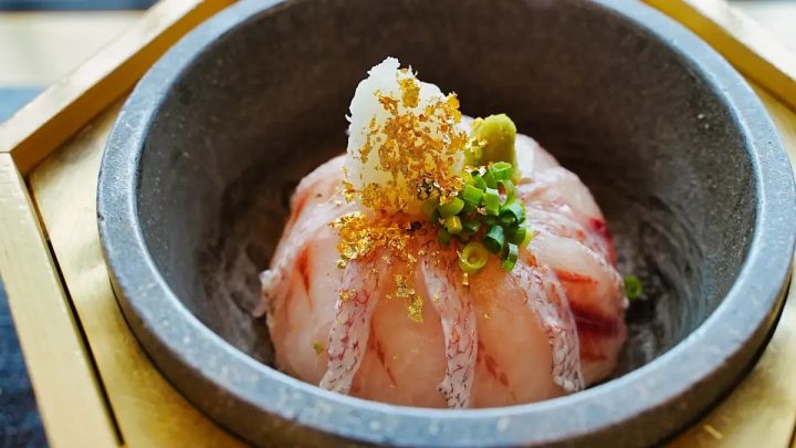 「のどぐろ炙り石焼き丼」3400円