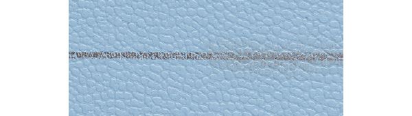 こするとわずかに薄くなるけれど、色の広がりはそれほどない