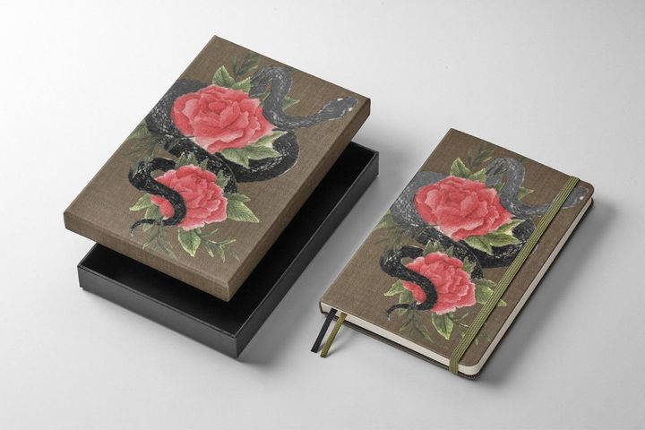 「ローズ」巳年限定版ノートブック（ハードカバー / 横罫 / ラージ）￥4,400、デザインボックス入り￥5,225