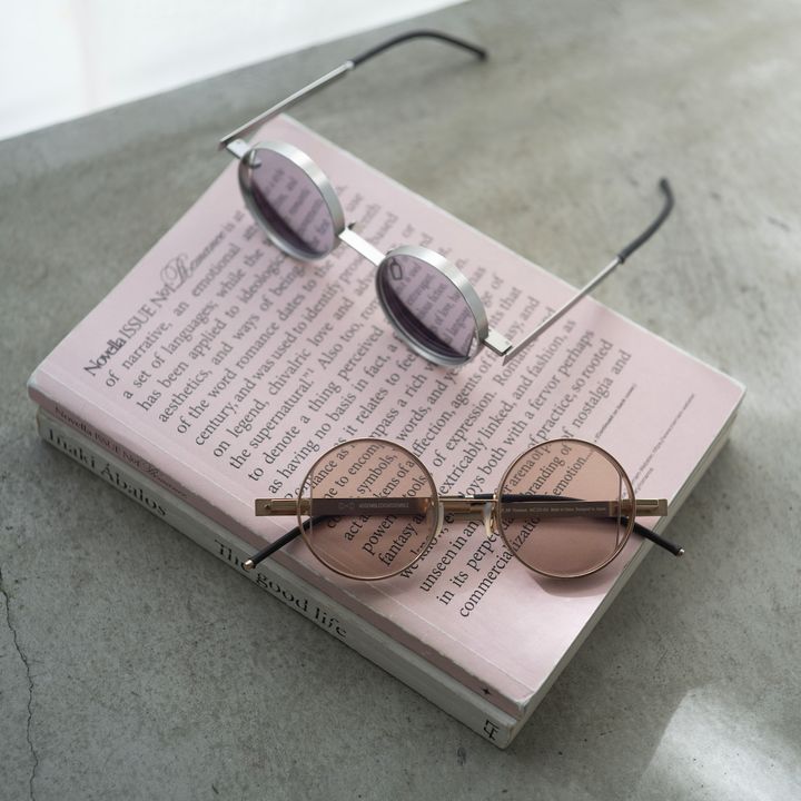 〈TWOFACE〉のアイウェア