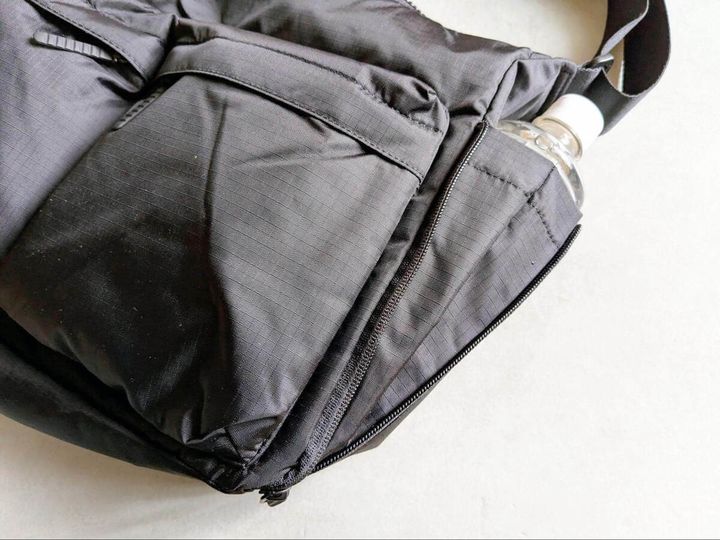 【UNIQLO】海外で即完売したマルチポケットショルダーバッグ