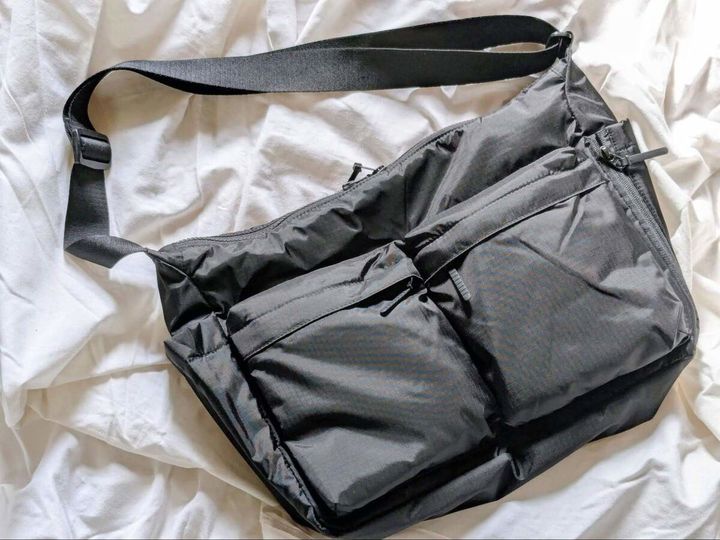 【UNIQLO】海外で即完売したマルチポケットショルダーバッグ