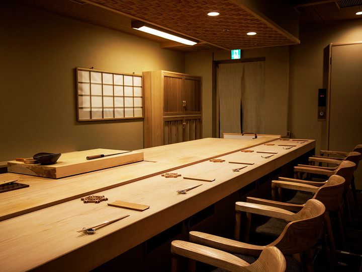 外苑前『外苑前たけもと』の内観