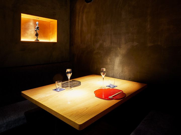 広尾『天ぷらとワイン しの』の内観