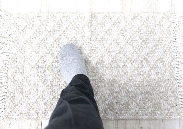 ダイソー リサイクル糸を使用した環境にやさしいハンドウーブンマット（ダイヤ） サイズ感