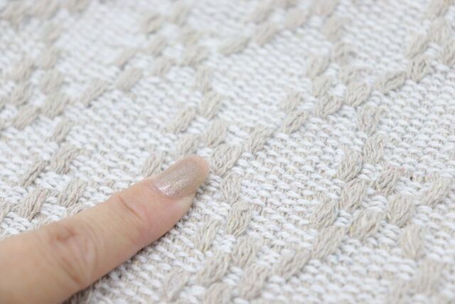 ダイソー リサイクル糸を使用した環境にやさしいハンドウーブンマット（ダイヤ） 素材感