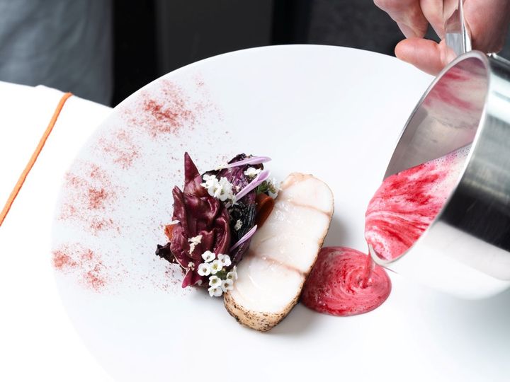 高級魚クエとビーツのソースが合う！