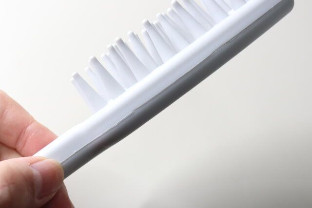 シャンプーブラシ（柄付） 側面