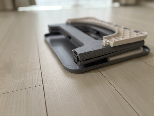 スツーレ（R） 折りたたまれている